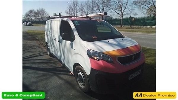White Used 2021 Peugeot Expert Van | £11,999 (Fair price) - Image 1/4