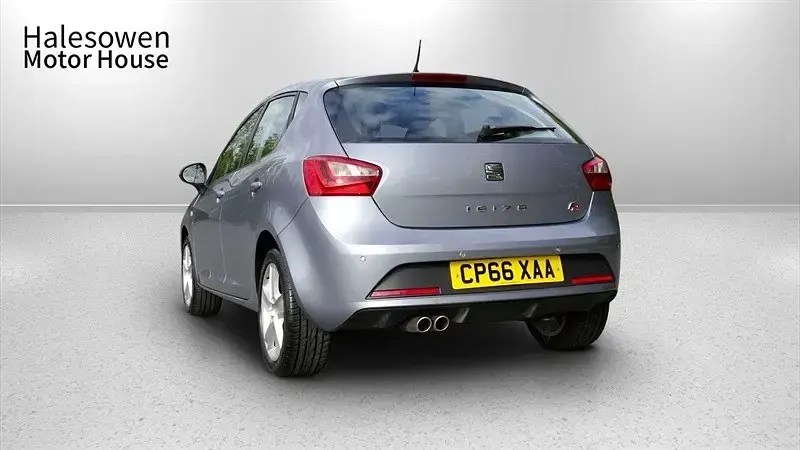 Usado Seat Ibiza FR 110 HP (80 kW) 2017 Prateado Citadino