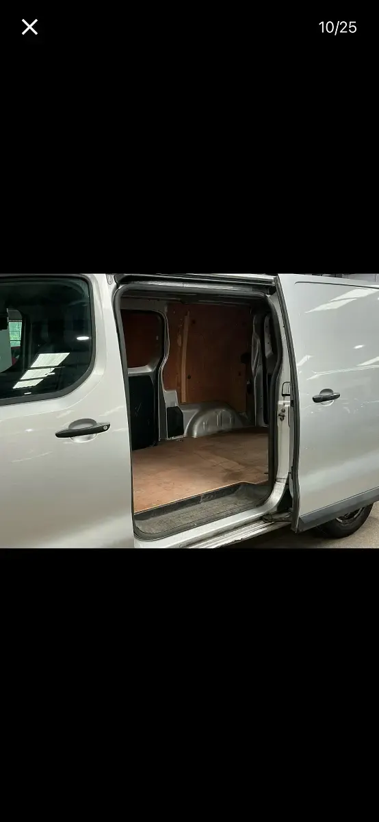 Used Peugeot Expert 2019 Silver Van