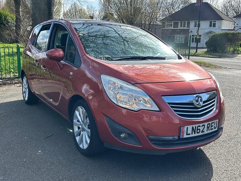 Second-hand Vauxhall Meriva 2013 Roșu Monovolum