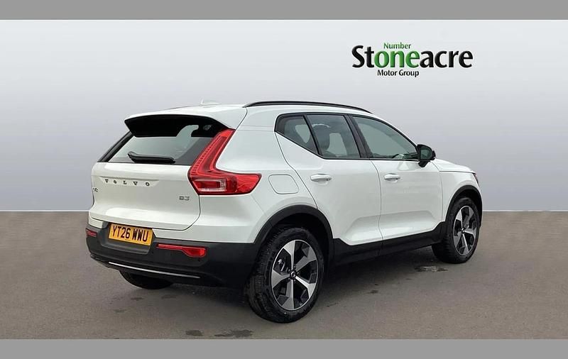 New Volvo XC40 Plus 161 HP (118 kW) 2026 White SUV