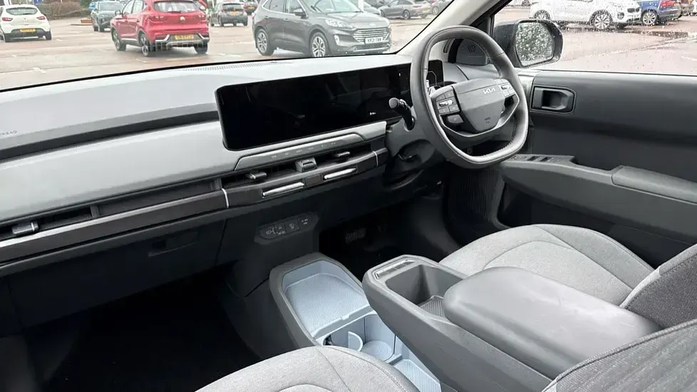 Begagnad Kia EV3 Air 150 kW (204 HK) 2025 Svart SUV