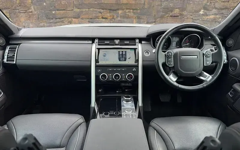 Used Land Rover Discovery HSE 258 HP (189 kW) 2017 White SUV