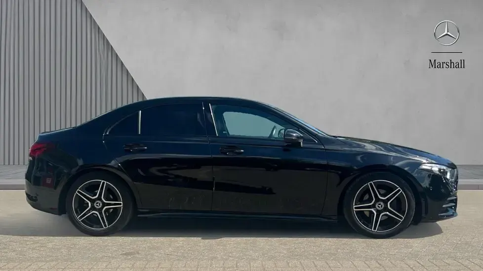 Used Mercedes A180 Executive 136 HP (100 kW) 2022 Cosmos black metallic