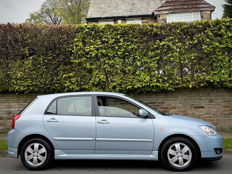 Usado Toyota Corolla 110 HP (80 kW) 2005 Azul Citadino