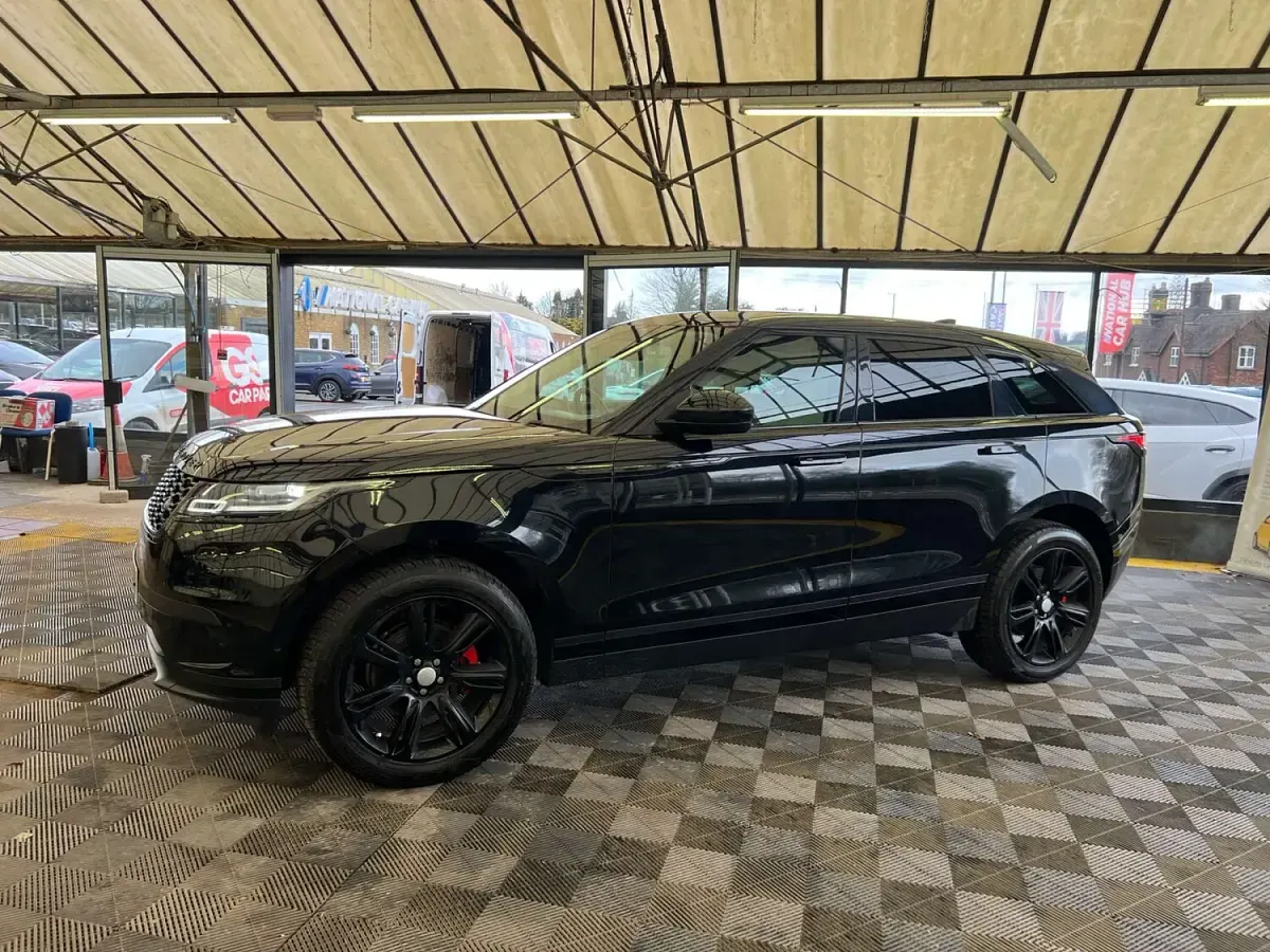 Used Land Rover Range Rover Velar SE 179 HP (131 kW) 2019 Black SUV