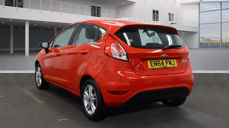 Used Ford Fiesta Zetec 2015 Red Hatchback
