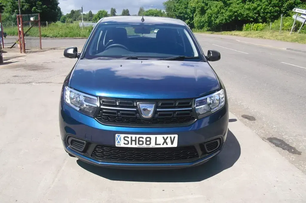 Used Dacia Sandero Essentiel 90 HP (66 kW) 2018 Blue Hatchback
