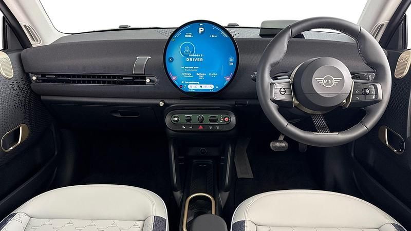 Second-hand Mini Cooper Hatch 133 kW (181 CP) 2025 Argintiu Hatchback