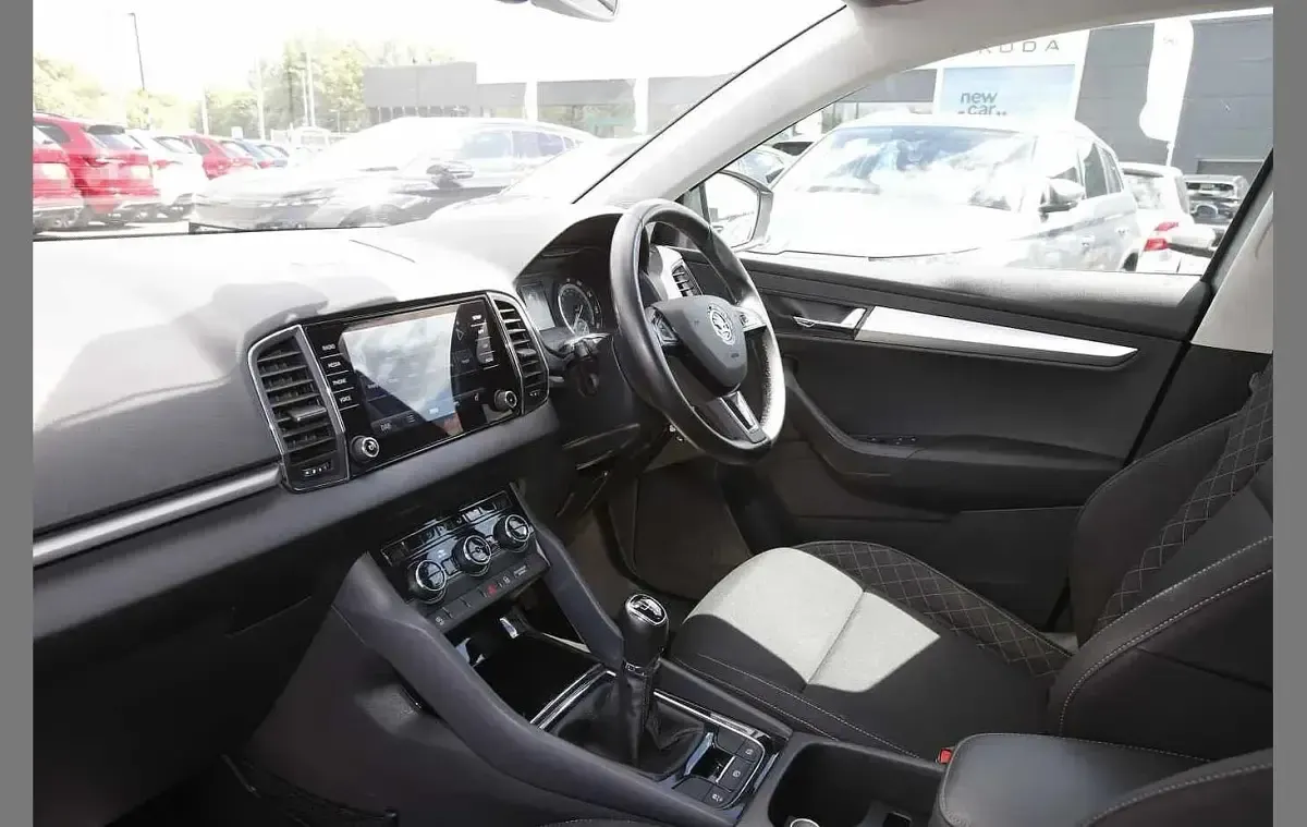 Used Skoda Karoq SE 113 HP (83 kW) 2018 Business grey metallic SUV