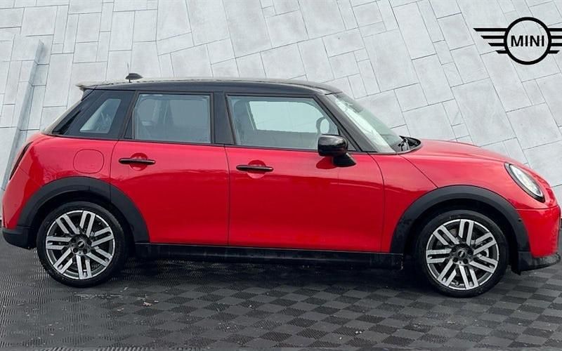 Used Mini Cooper Classic 204 HP (150 kW) 2025 Hatchback