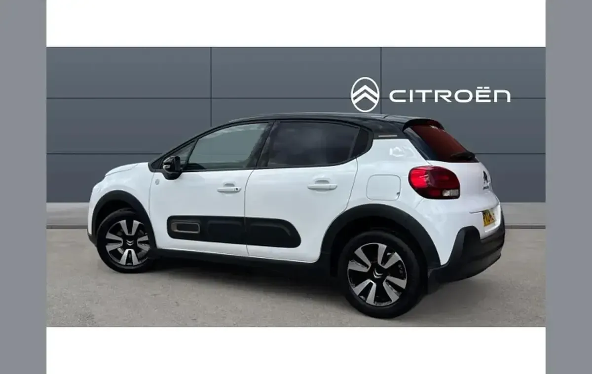 Used Citroën C3 PureTech 81 HP (59 kW) 2022 White Hatchback