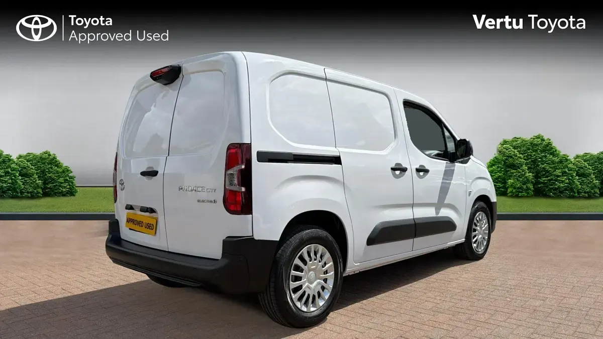 Used Toyota Proace City City 100 kW (136 HP) 2024 MPV