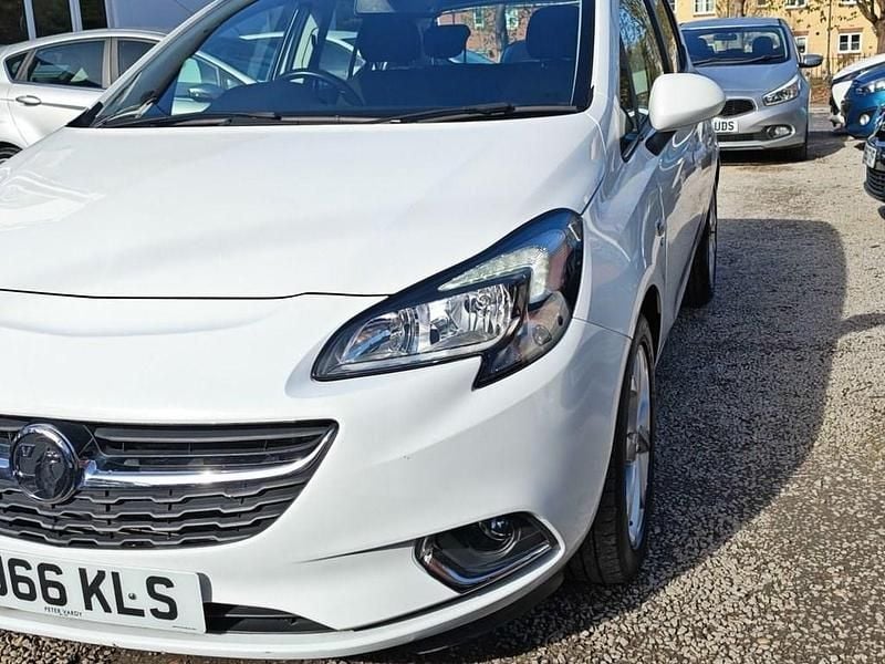 Used Vauxhall Corsa SRi 90 HP (66 kW) 2016 White Hatchback