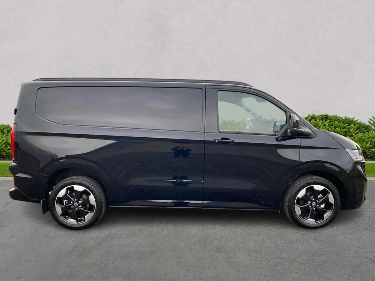 Ny VW Transporter Pro 100 kW (136 HK) 2025 Svart Van