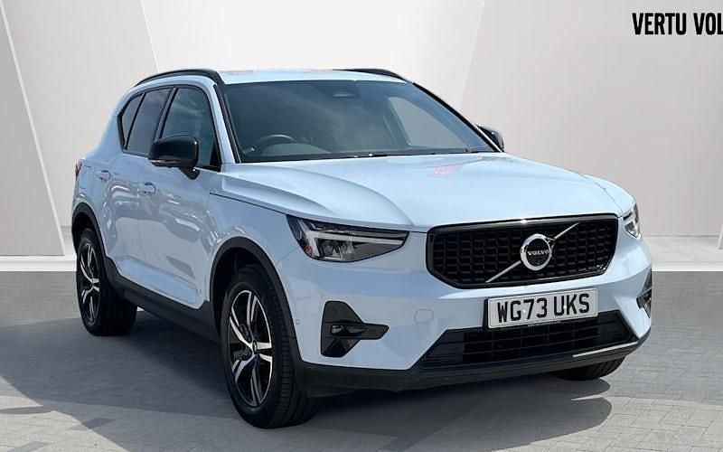 Used 2025 Volvo XC40 Plus SUV | £28,615 (Good price) - Image 1/4