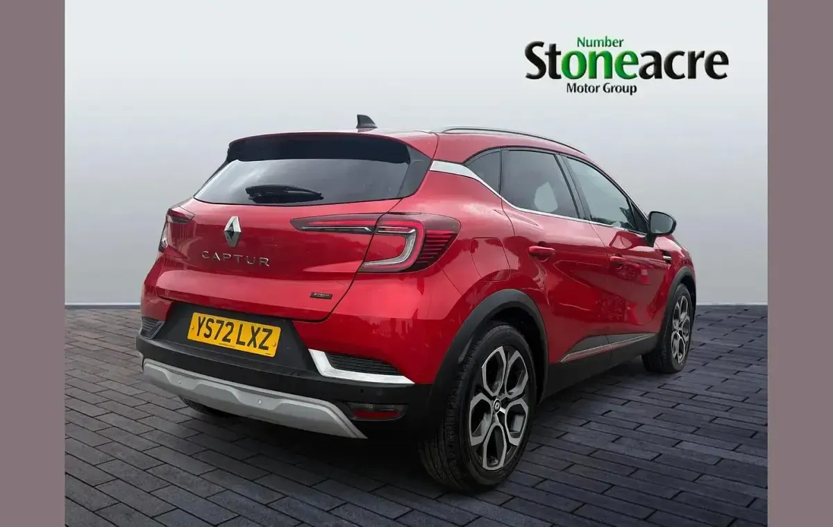 Used Renault Captur Techno 143 HP (105 kW) 2023 Red SUV