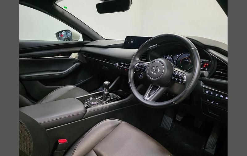 Used Mazda 3 Takumi-Line 183 HP (134 kW) 2023 Silver Hatchback