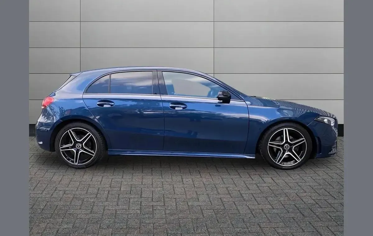 Used Mercedes A200 Executive 150 HP (110 kW) 2023 Blue Hatchback