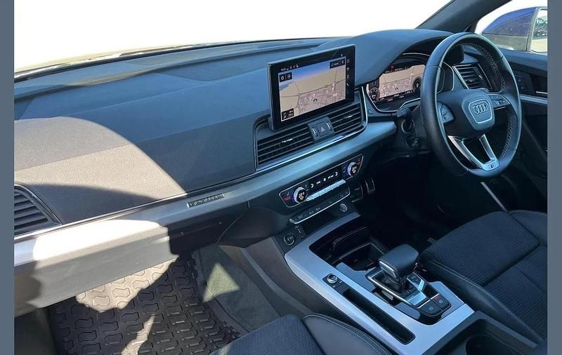 Used Audi Q5 S-Line 200 HP (147 kW) 2023 Blue SUV