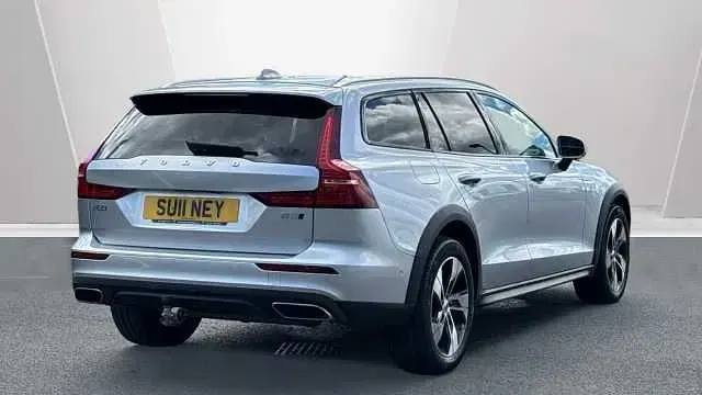 Used Volvo XC60 R-Design 250 HP (183 kW) 2017 Blue SUV