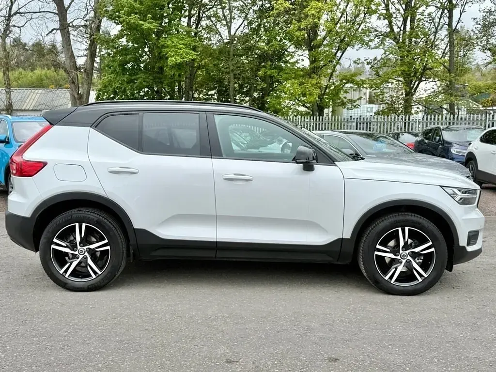 Usado Volvo XC40 R-Design 163 CV (119 kW) 2020 Blanco SUV