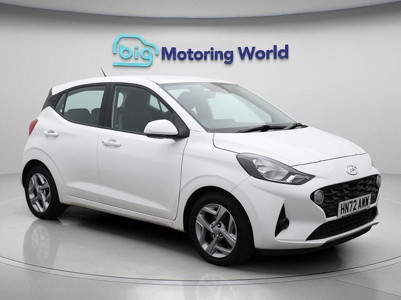 White Used 2022 Hyundai i10 SE Hatchback | £11,300 (Fair price) - Image 1/4