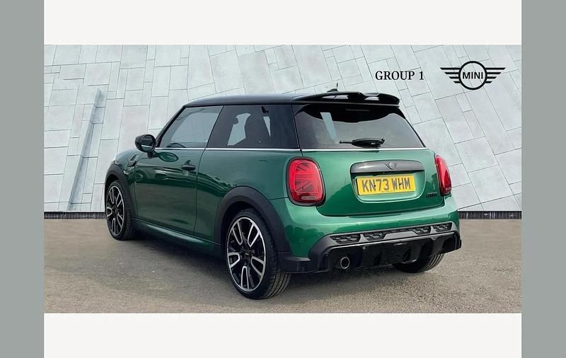 Used Mini Cooper Premium 136 HP (100 kW) 2024 Green Hatchback