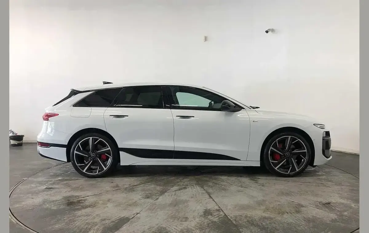 Used Audi A6 e-tron Performance 269 kW (367 HP) 2026 White Estate
