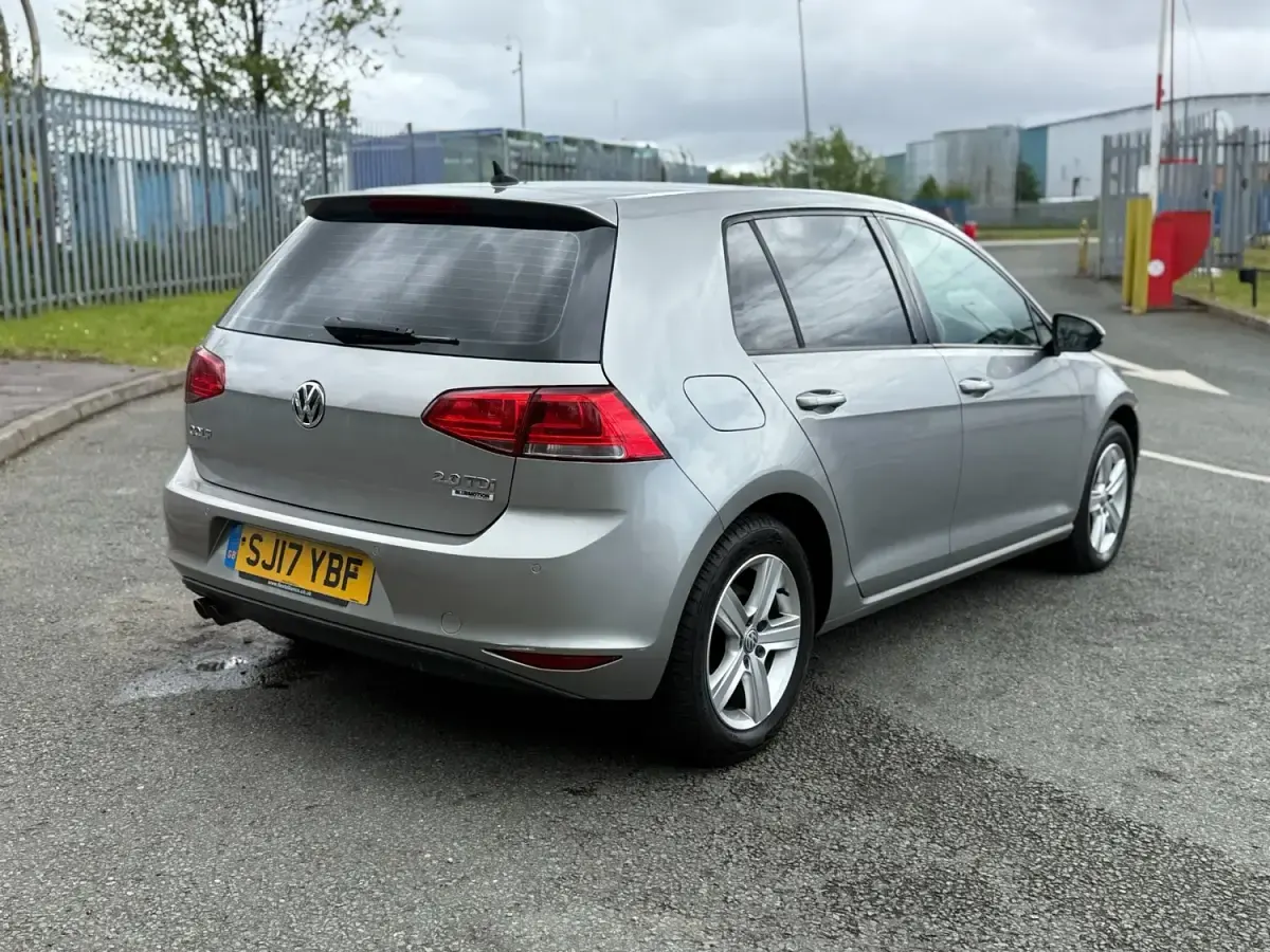 Usado VW Golf VII Edition 150 HP (110 kW) 2017 Prateado Citadino