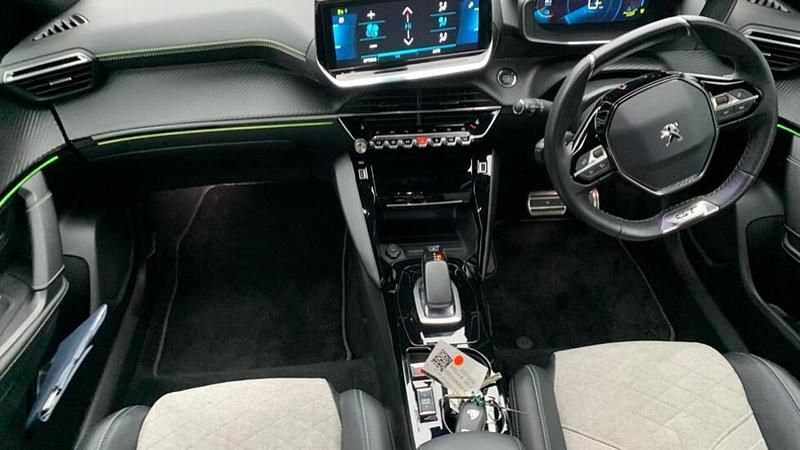 Used Peugeot e-2008 Premium 98 kW (134 HP) 2021 Red SUV