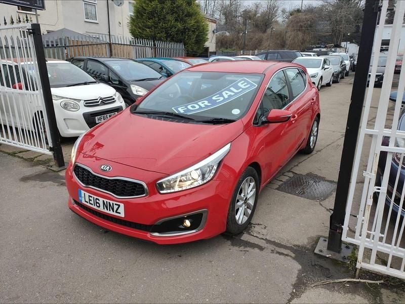 Used Kia Ceed 2016 Red Hatchback