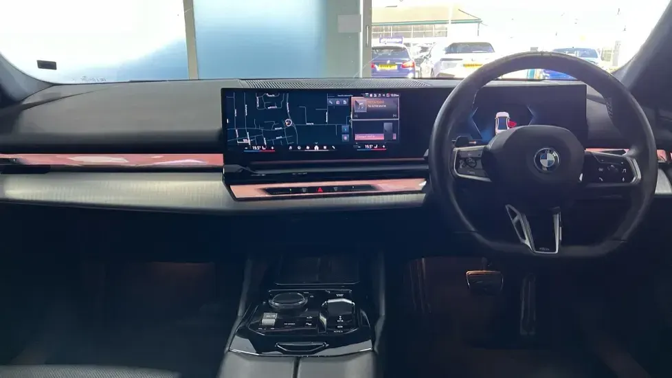 Usado BMW i5 M Sport 250 kW (340 HP) 2024 Branco Sedan