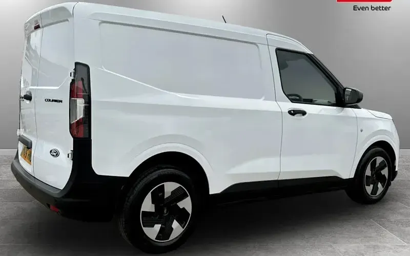 Used Ford Transit Courier Limited 125 HP (91 kW) 2025 White Van