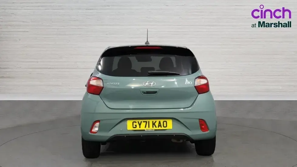 Used Hyundai i10 Premium 67 HP (49 kW) 2021 Green Hatchback