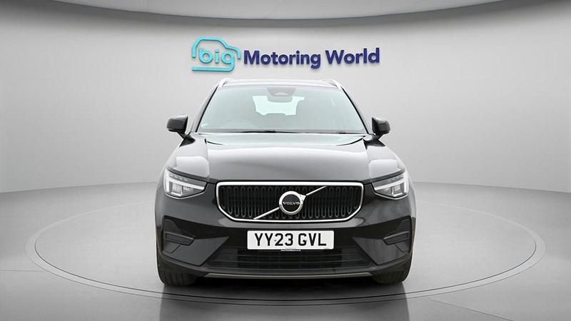 Used Volvo XC40 Core 163 HP (119 kW) 2023 Black SUV