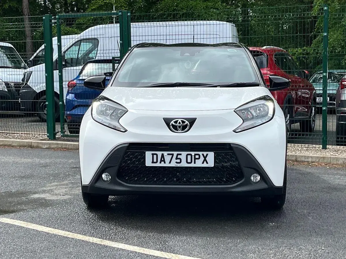 New Toyota Aygo X 72 HP (52 kW) 2025 White SUV