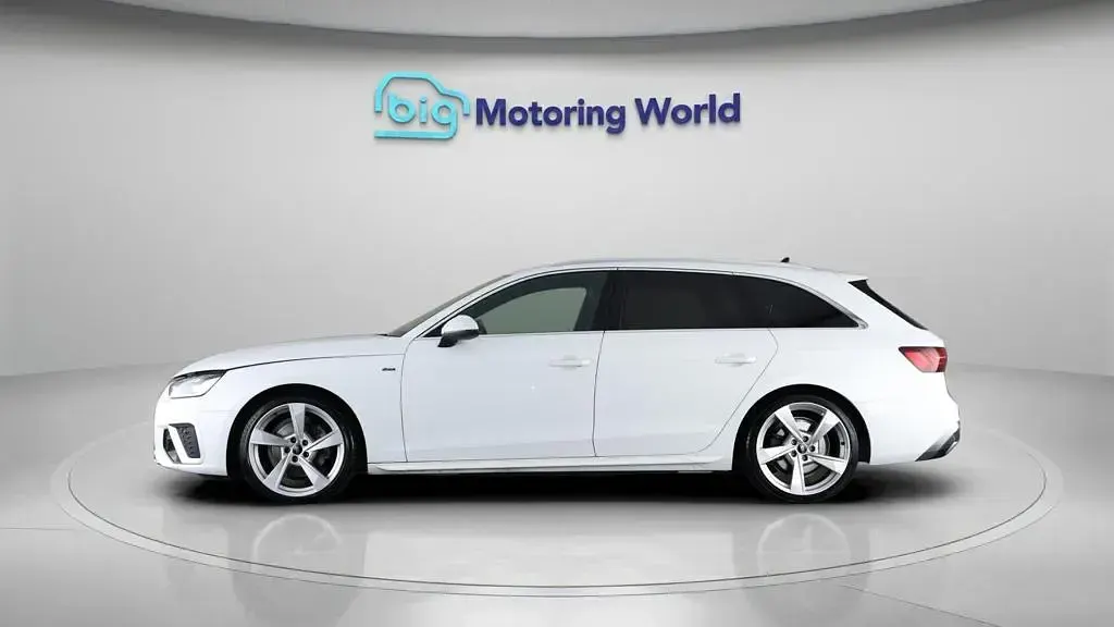 Used Audi A4 S-Line 150 HP (110 kW) 2023 White Estate