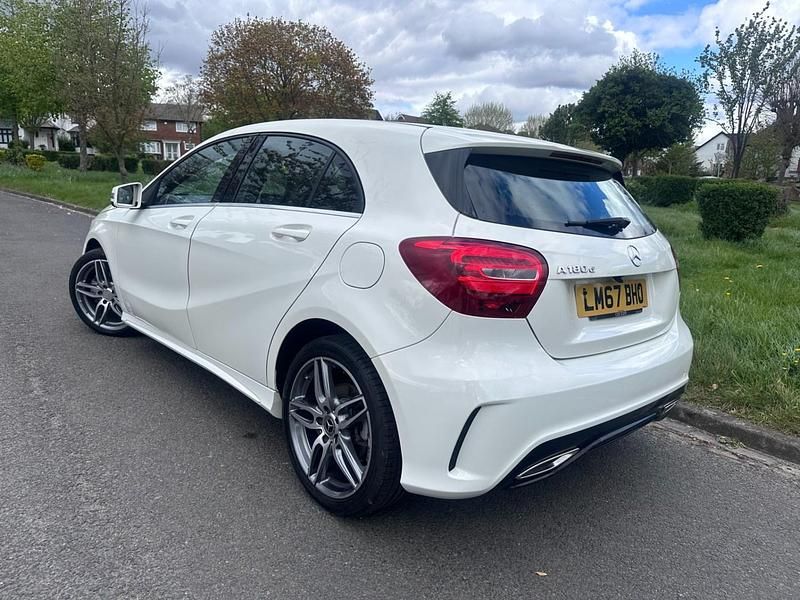 Usado Mercedes A180 AMG line 2017 Branco Citadino