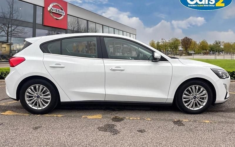 Used Ford Focus Titanium 125 HP (91 kW) 2021 Hatchback