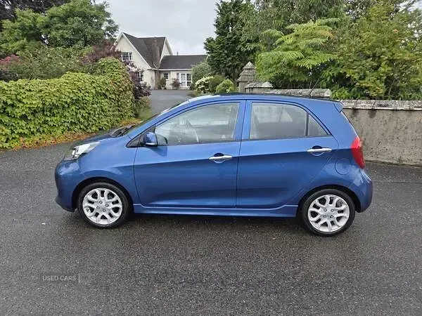 Used Kia Picanto 85 HP (62 kW) 2016 Blue Hatchback