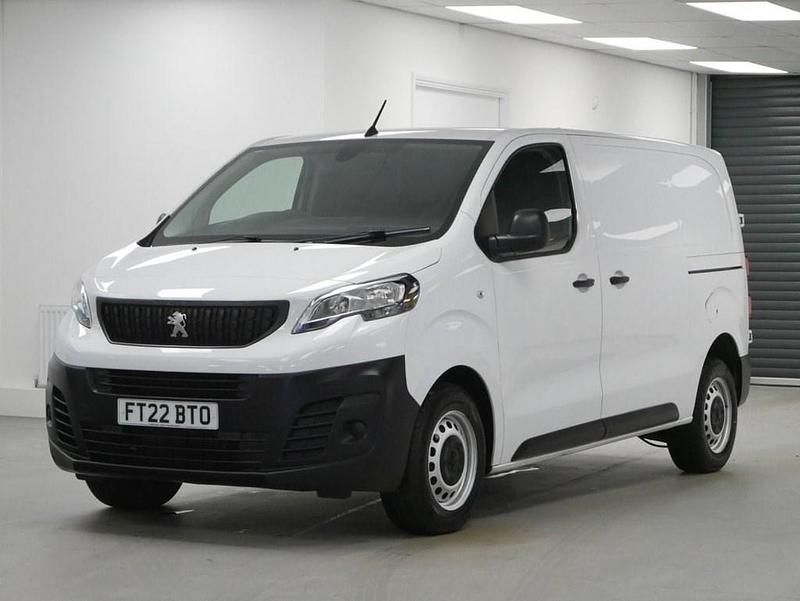 Used Peugeot Expert Premium 145 HP (106 kW) 2022 White Van