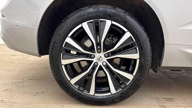 Second-hand Volvo XC60 Ultra 247 CP (181 kW) 2025 Argintiu SUV