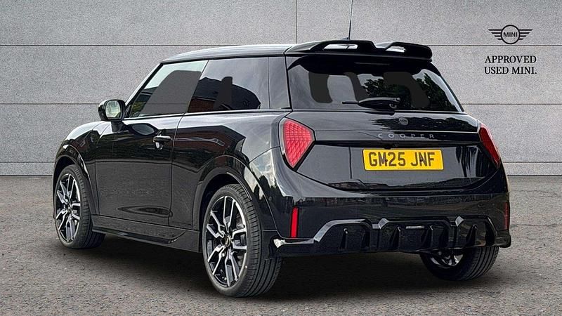 Used Mini Cooper Hatch 154 HP (113 kW) 2025 Black Hatchback