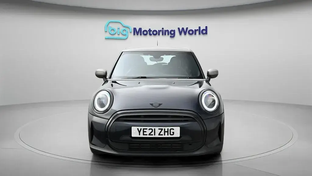 Begagnad Mini Cooper Exclusive 136 HK (100 kW) 2021 Svart Halvkombi
