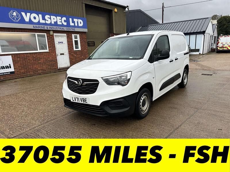 White Used 2021 Vauxhall Combo Edition Van | £9,000 (Good price) - Image 1/2
