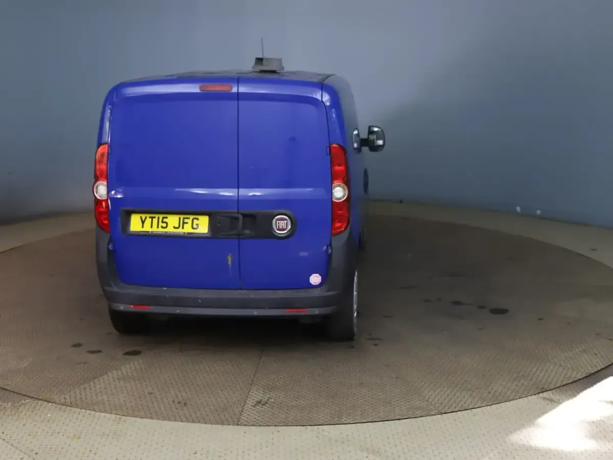 Używany Fiat Doblò 90 KM (66 kW) 2015 Multicoloured Minivan