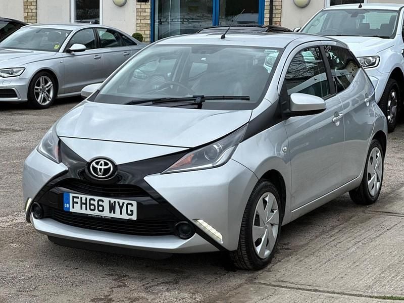Used Toyota Aygo X-play 2017 Silver Hatchback