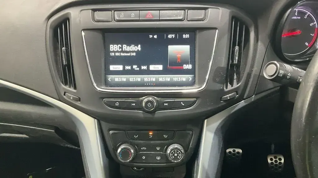 Second-hand Vauxhall Zafira SRi 2017 Roșu Monovolum