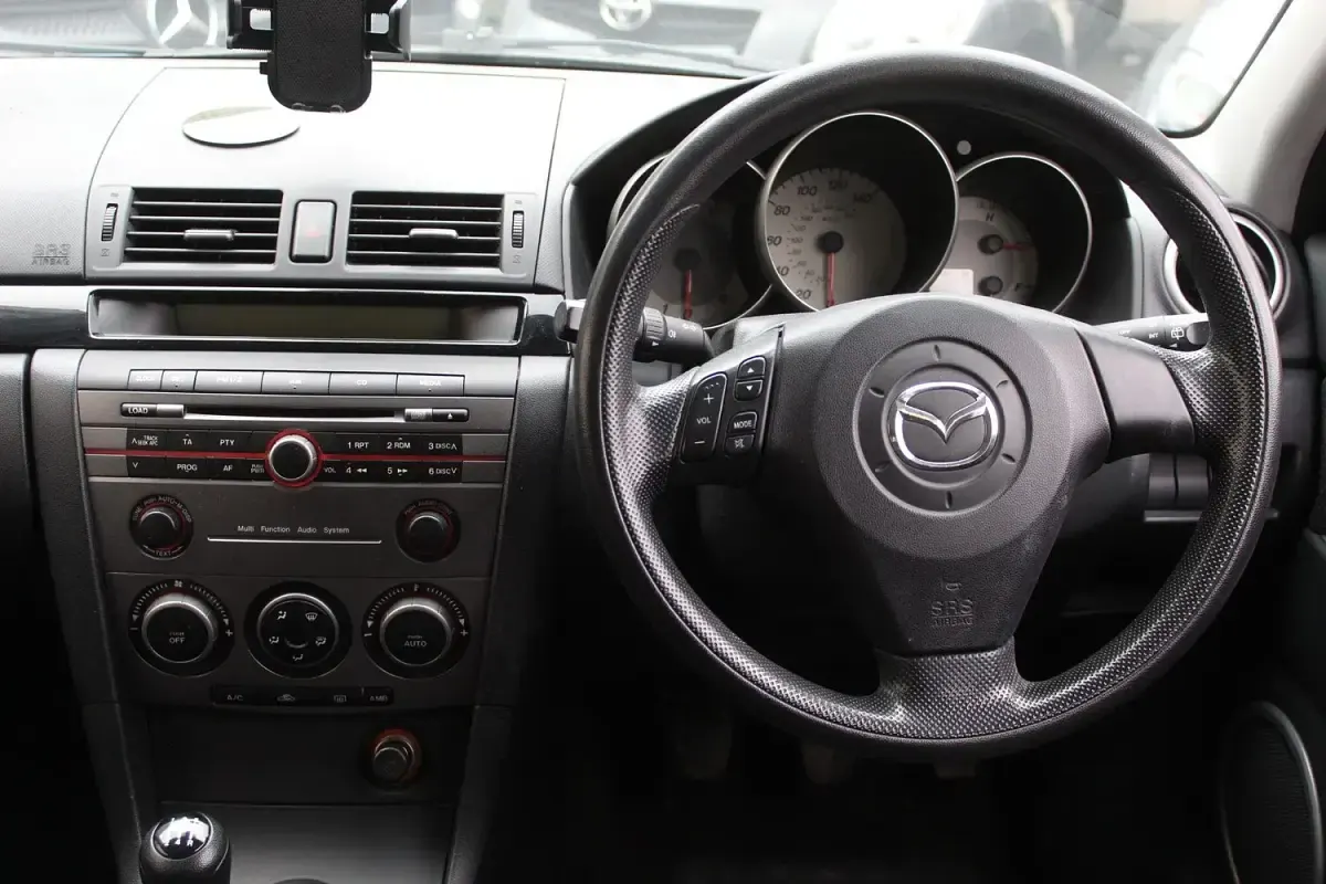 Used Mazda 3 105 HP (77 kW) 2007 Blue Hatchback